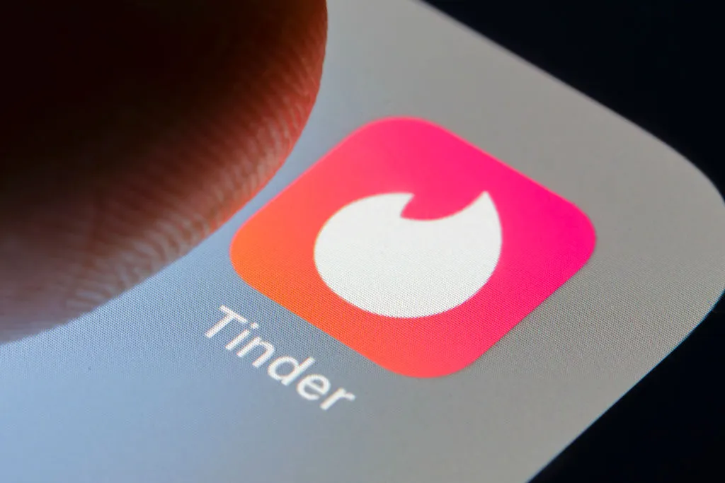 Tinder dating scams face Senate scrutiny