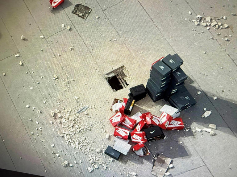 Florida mall heist: Thieves cut hole in mall roof, steal $50,000 in sneakers