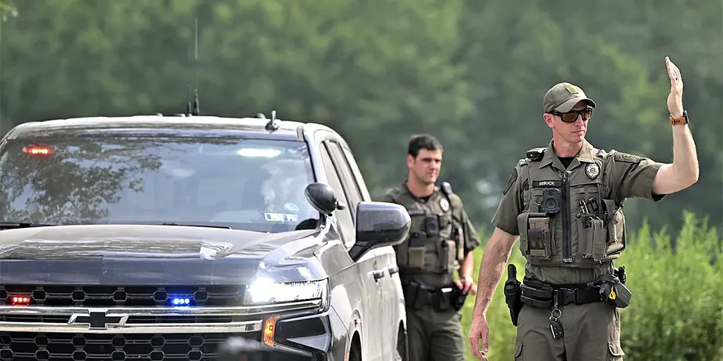 2 Pennsylvania state troopers wounded, suspect dead after chase leads to exchange of gunfire: Police