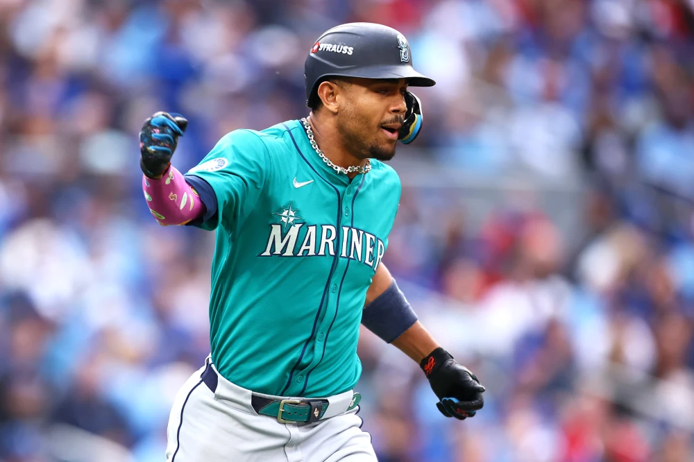 Mariners take 2-0 ALCS lead, beat Blue Jays 10-3 as Rodríguez, Polanco and Naylor homer