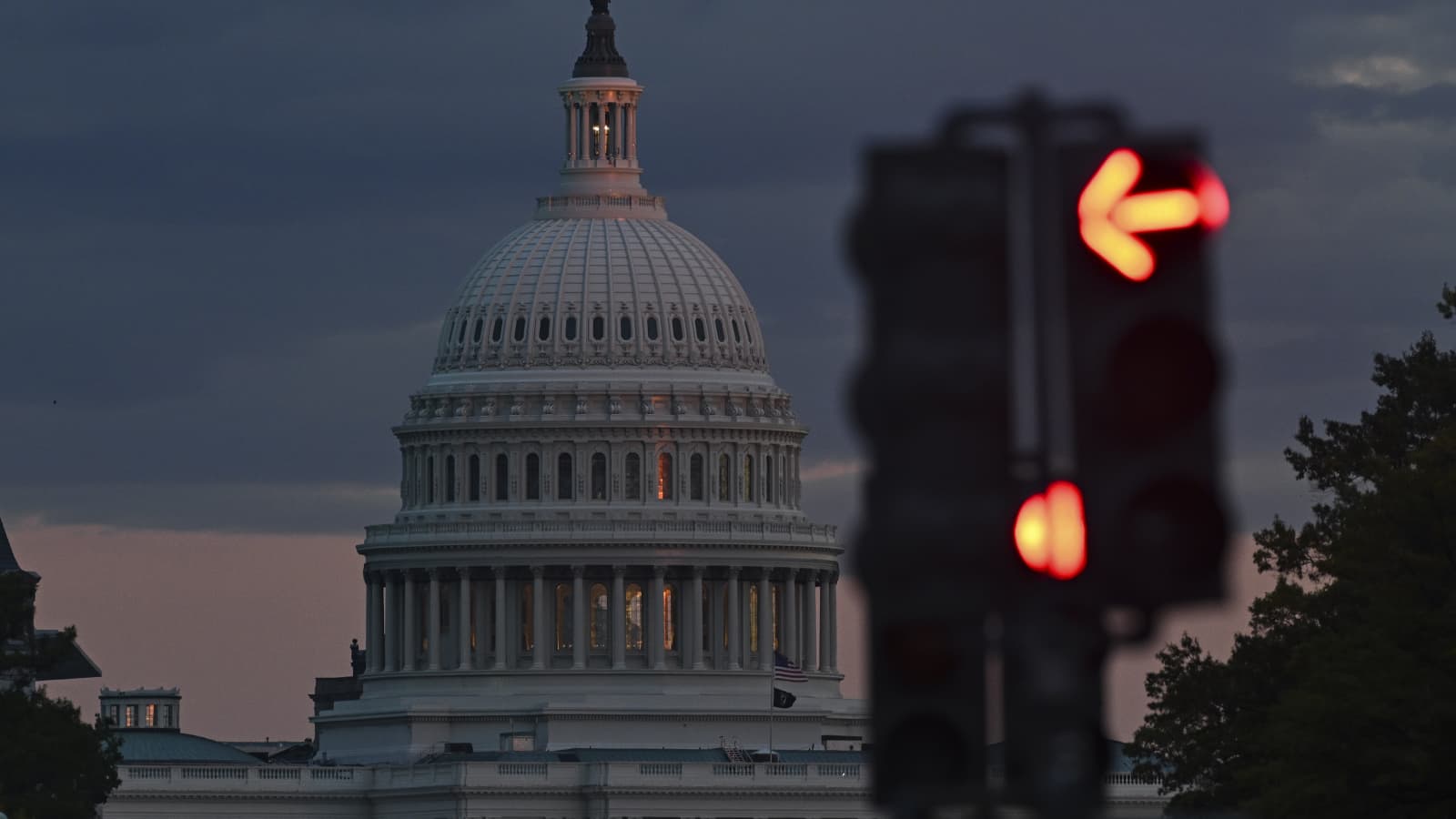 Federal shutdown could cost US economy up to $14 billion 