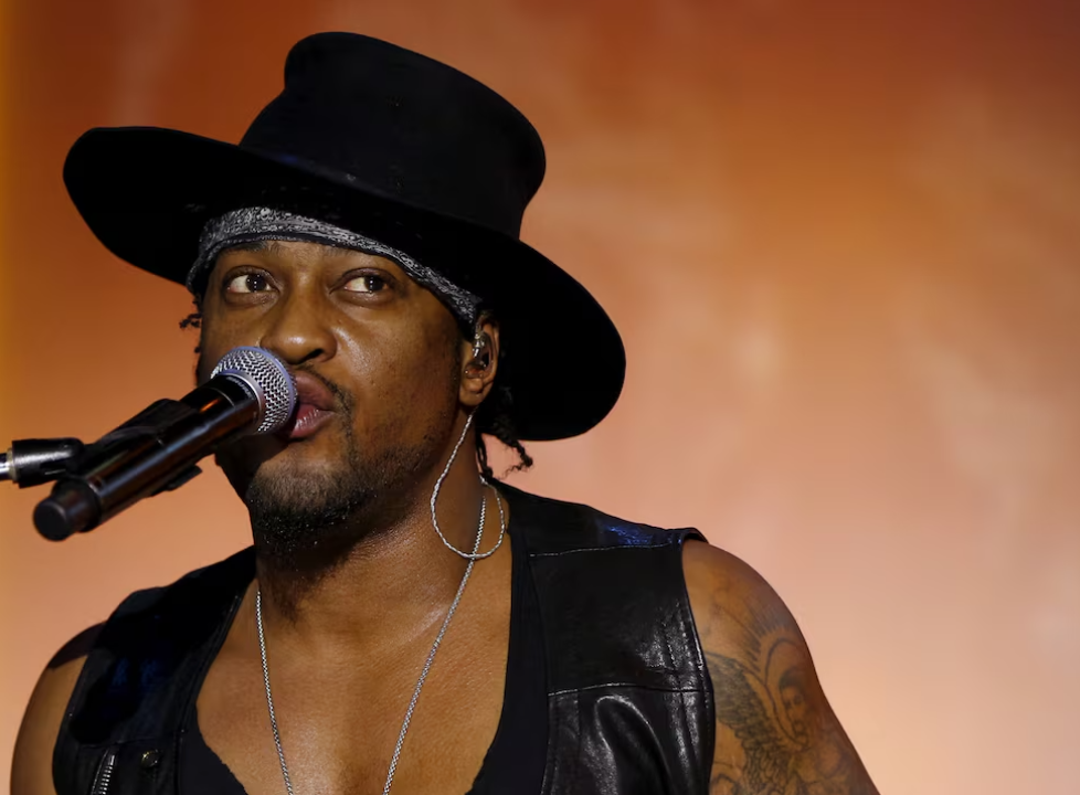 D’Angelo, trailblazing neo-soul singer, dies at 51, family says
