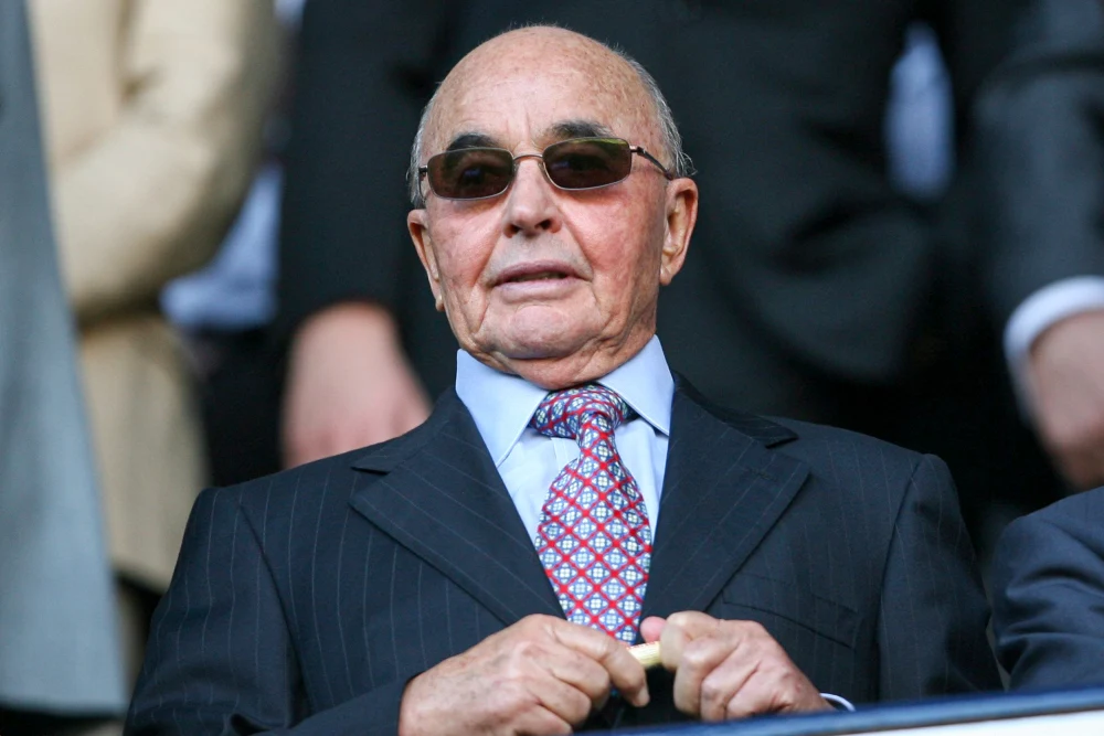 Trump pardons former Tottenham Hotspur owner Joe Lewis, who pleaded guilty to insider trading