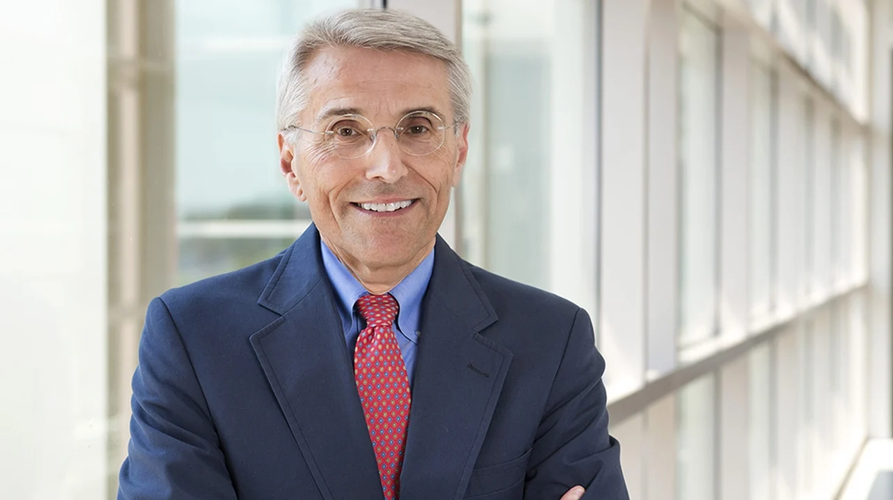 FDA names longtime cancer scientist Pazdur to lead drug center