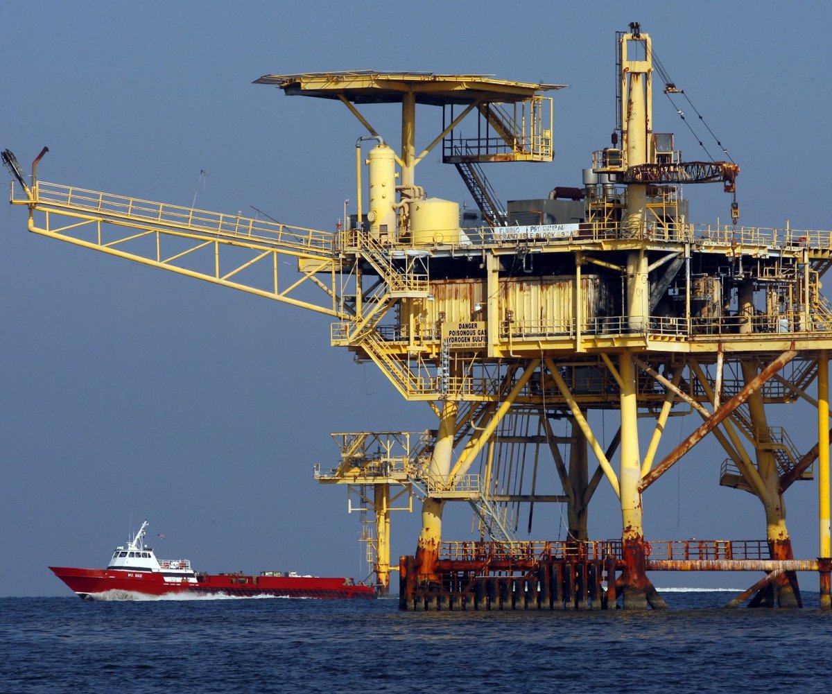 Interior Dept. proposes offshore drilling near California, Florida