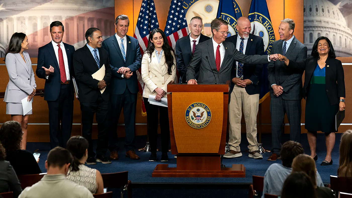 Push for stock trading ban picks up steam, but path forward on the issue still unclear