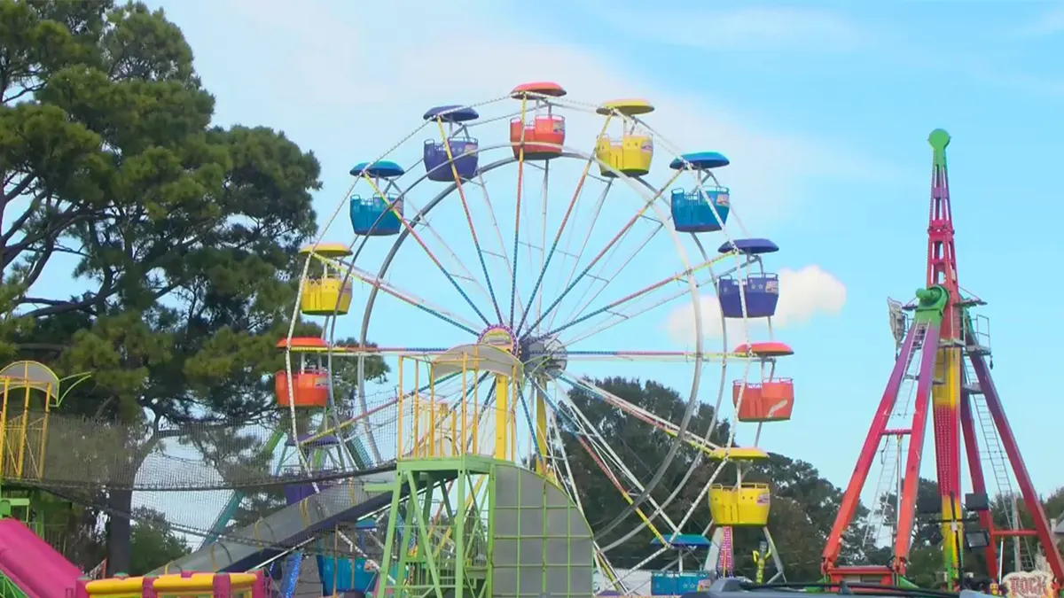 2 girls hospitalized after thrown from Ferris wheel in Louisiana