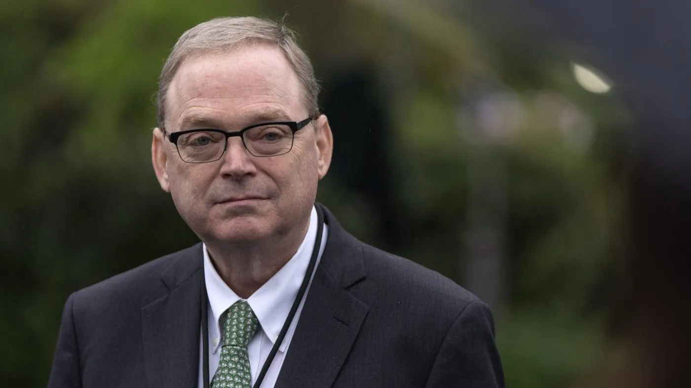 Hassett touts market response to report that he’s the front-runner to replace Powell at the Fed
