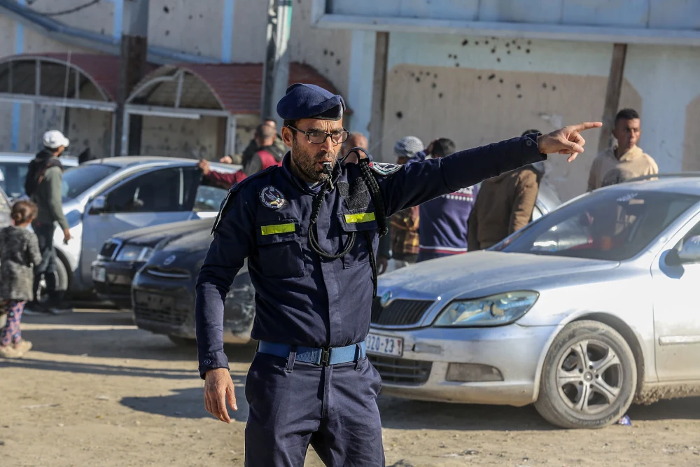 Hamas seeks role for its police in Gaza ahead of disarmament talks, sources say