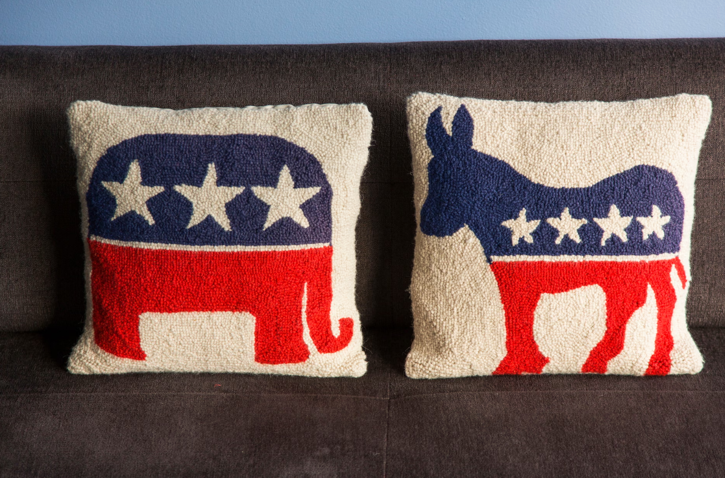 Ring a Republican: Payphones linking San Francisco and Texas aim to bridge US political divides