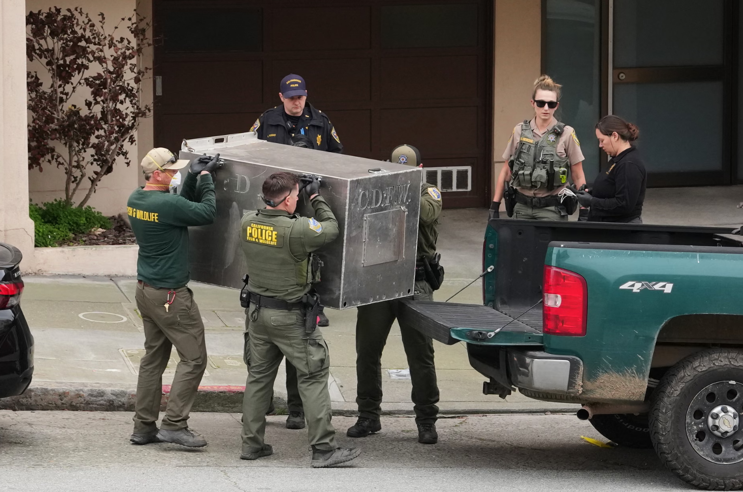 Mountain lion roaming San Francisco’s streets captured by wildlife officials