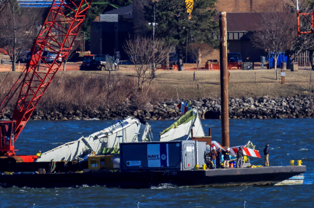 FAA chief accepts failures in deadly mid-air collision