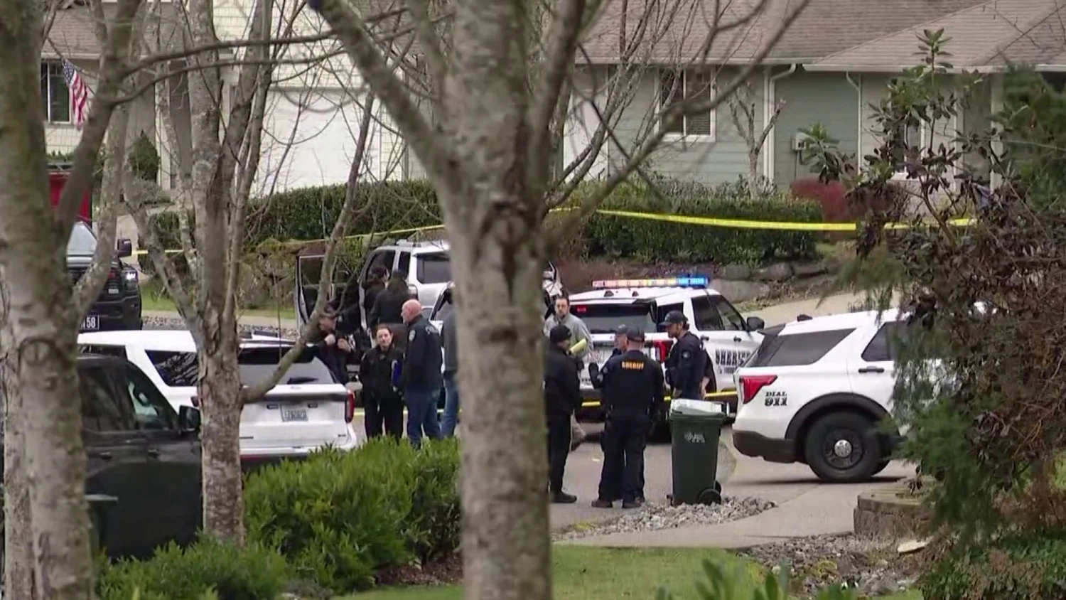4 people dead in stabbing in Washington state