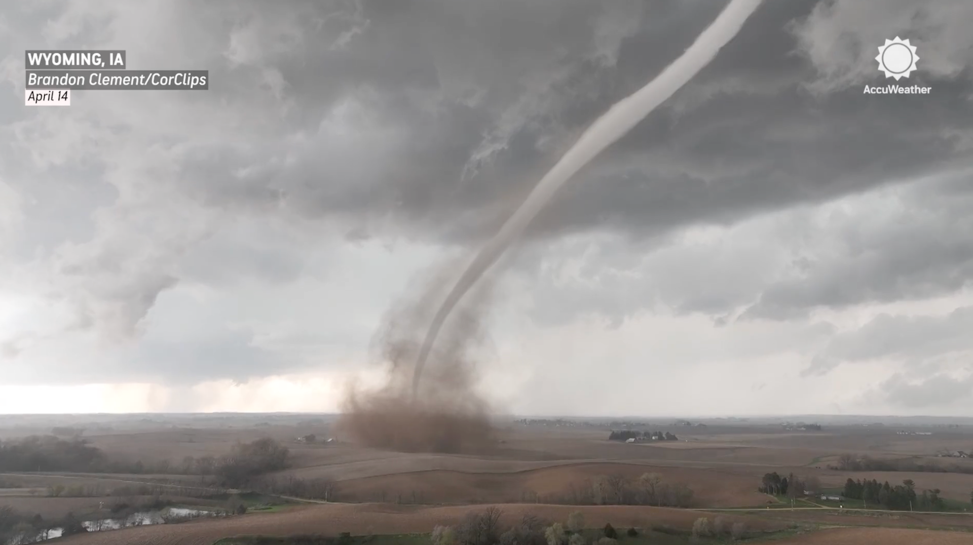 Tornadoes, hail hit Iowa, Wisconsin as storms sweep the Midwest