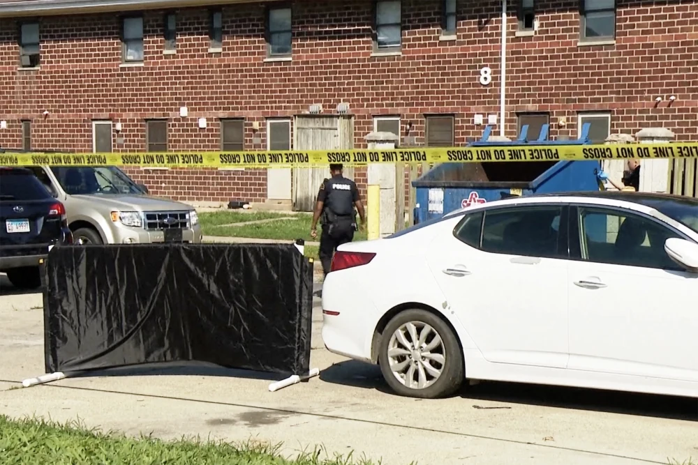 2 teens suspected in shooting spree that killed 5 people from same family in Illinois